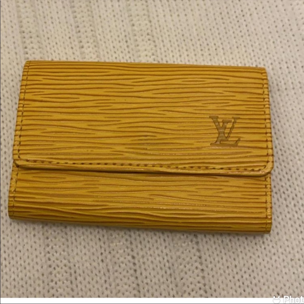 Louis Vuitton Epi leather 6 keys